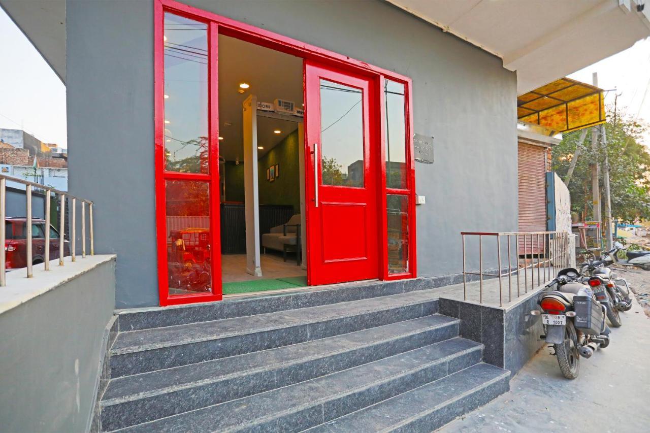 Hotel Yellow Chilli Britannia Chowk- Couple Friendly Local Id Accepted 뉴델리 외부 사진