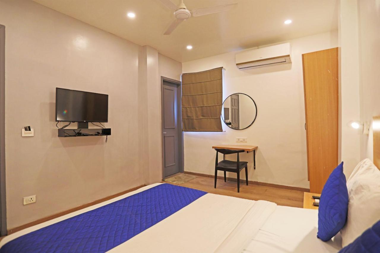 Hotel Yellow Chilli Britannia Chowk- Couple Friendly Local Id Accepted 뉴델리 외부 사진