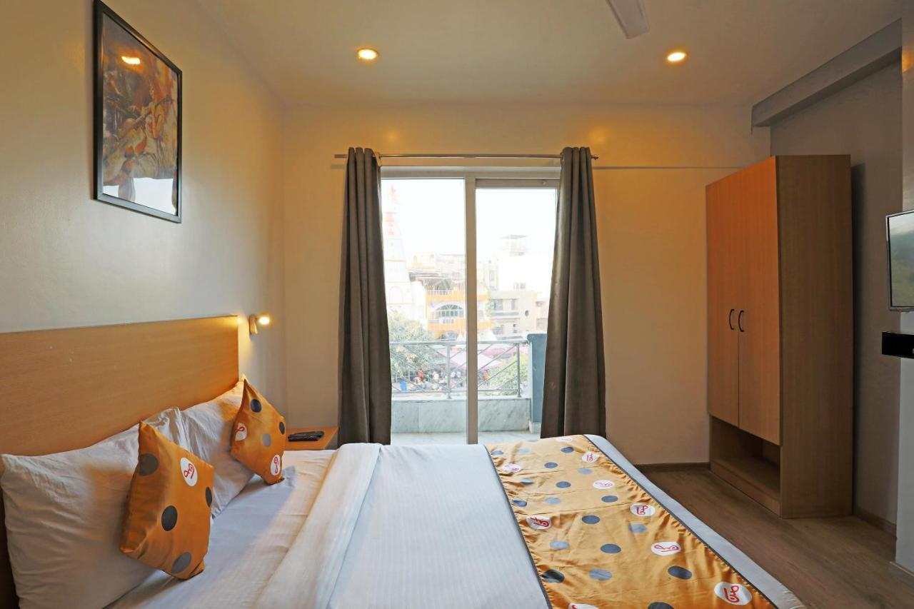 Hotel Yellow Chilli Britannia Chowk- Couple Friendly Local Id Accepted 뉴델리 외부 사진